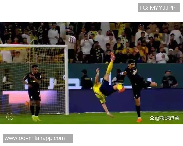 杜埃伤愈复出后首次进球精彩瞬间远距离单刀破门助球队再添胜利