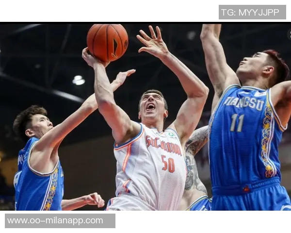 菲利克斯冲突遭直红处罚纳瓦夫最后时刻犯规也被罚下 菲利克斯冲突遭直红处罚纳瓦夫最后时刻犯规也被罚下